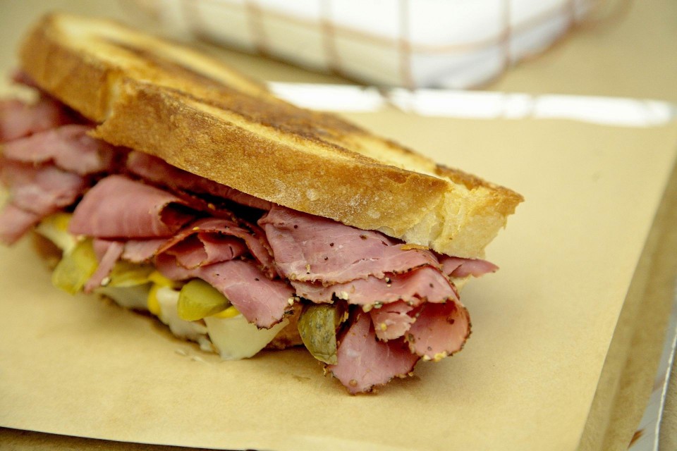 New York Sandwiches Το Μανχάταν μετακόμισε στην οδό Νίκης POPAGANDA