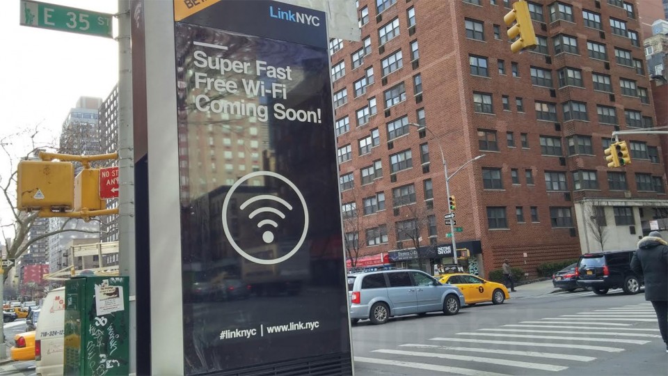 LINKNYC-Wifi-Phone-Booths-New-York-Street