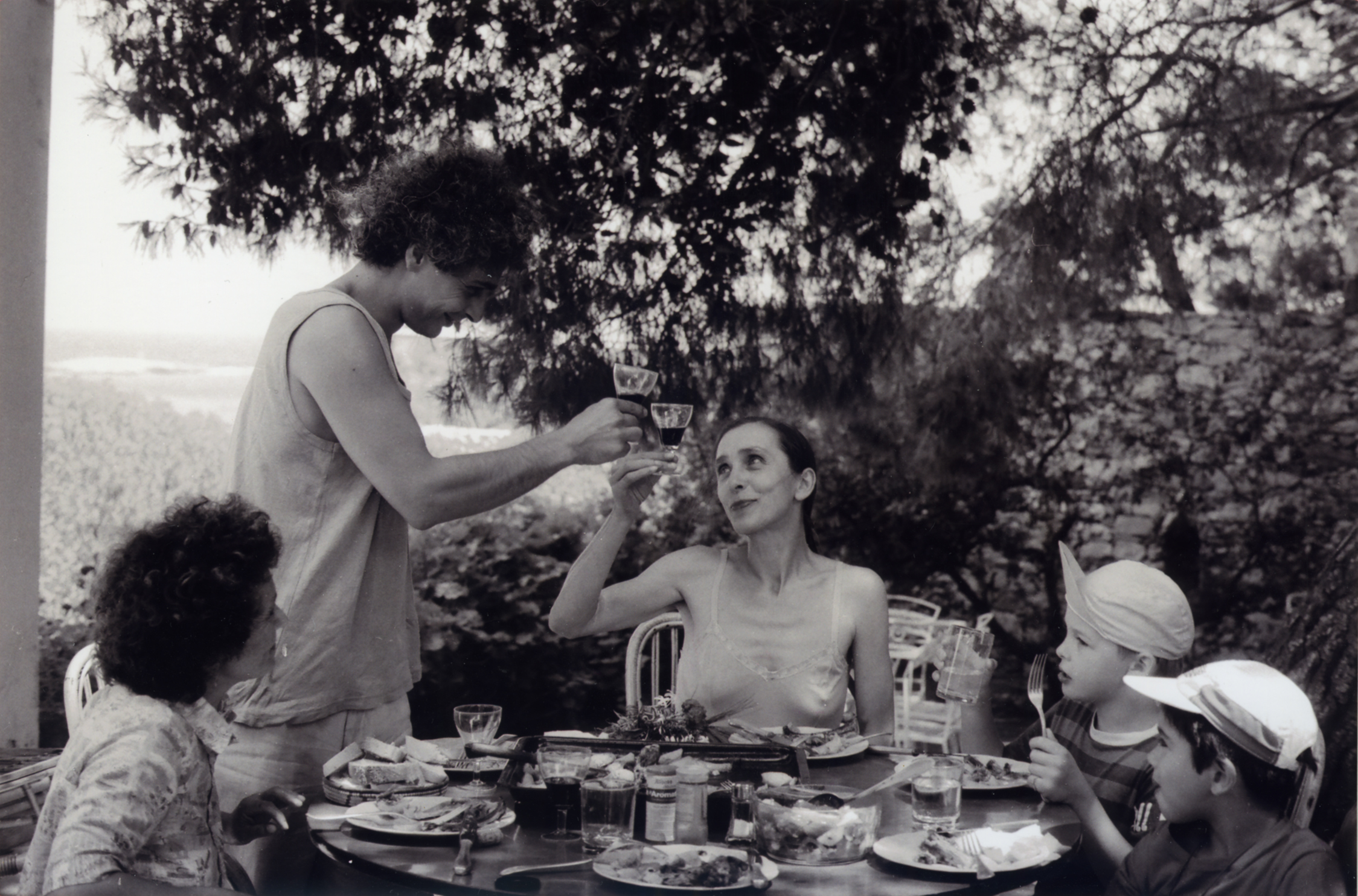 Με την Pina Bausch στο Σούνιο τη μέρα των γενεθλίων της, 1989. 