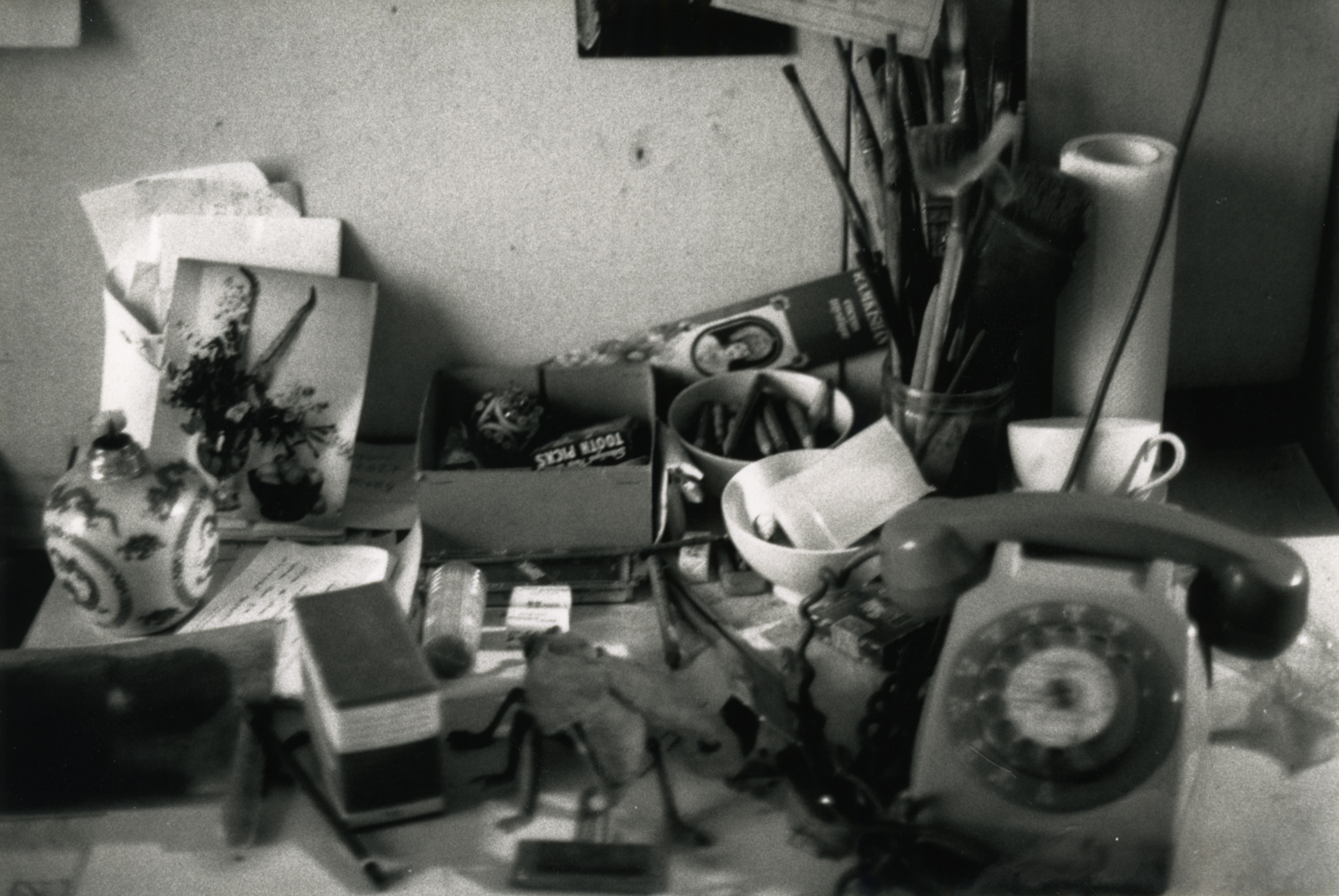 Στο δωμάτιο του Γιάννη Τσαρούχη στη Rue Dauphine, Παρίσι, 1989. Φωτογραφία: Δημήτρης Κρανιώτης. 