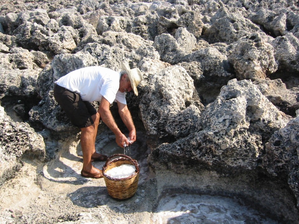 Mani Giorgos collecting salt Trachila Aug 2002 photo by Hja