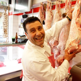 Ο χασάπης που πουλάει γαρδουμπάκια με υπόκρουση Led Zeppelin