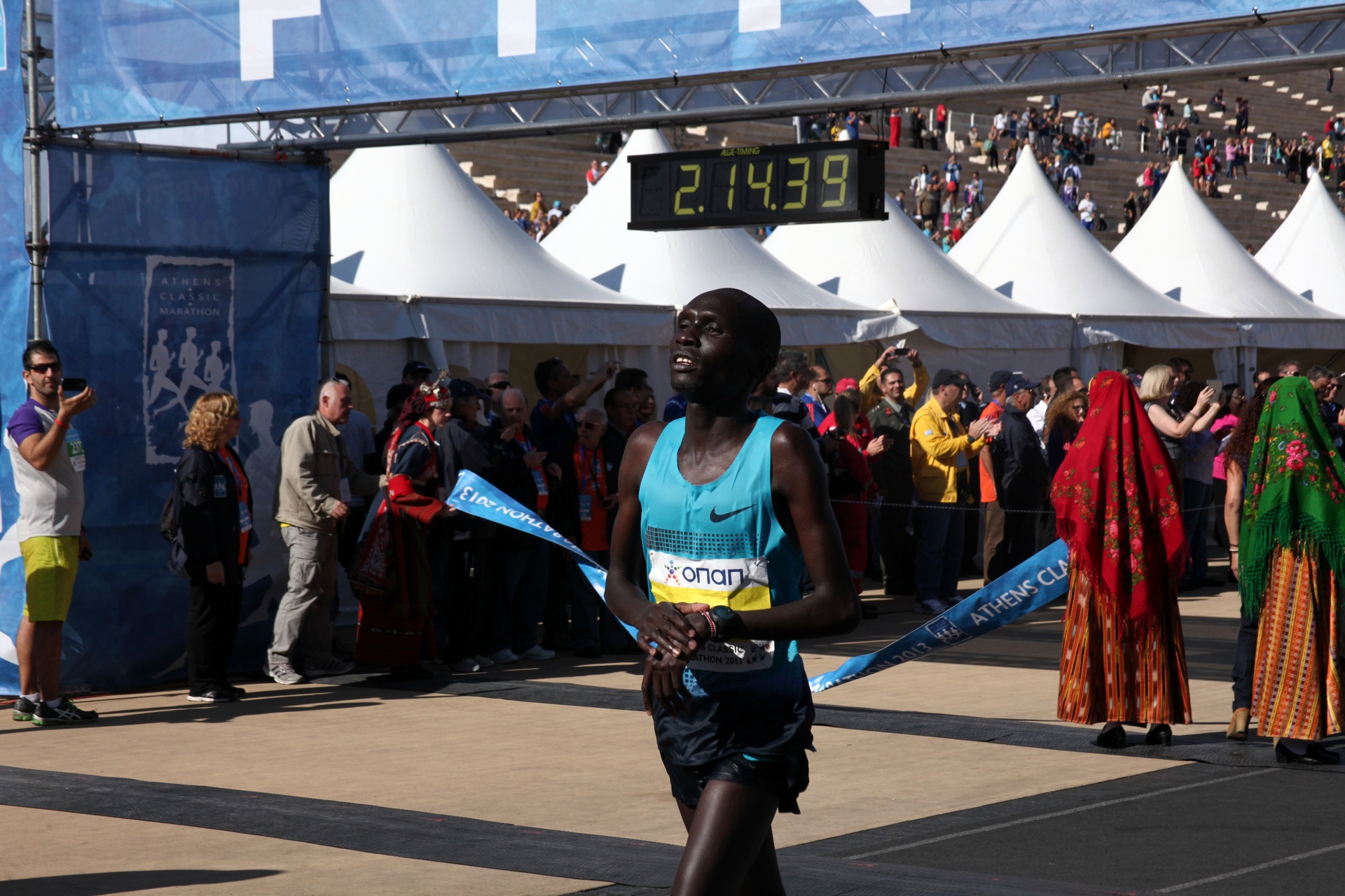 Marathon; race; run; runner; sports; Ìáñáèþíáò; Ìáñáèþíéïò; áèëçôÞò; áèëçôéóìüò; äñïìÝáò; êëáóóéêÞ äéáäñïìÞ; ôñÝîéìï