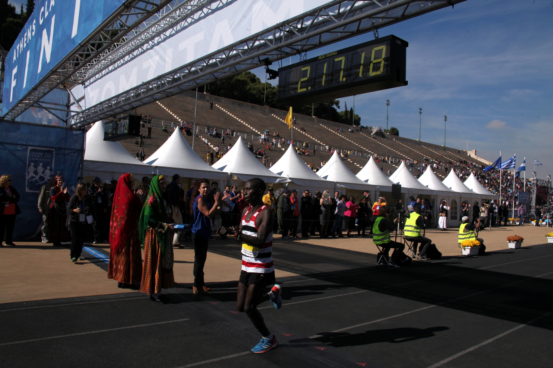 Marathon; race; run; runner; sports; Ìáñáèþíáò; Ìáñáèþíéïò; áèëçôÞò; áèëçôéóìüò; äñïìÝáò; êëáóóéêÞ äéáäñïìÞ; ôñÝîéìï