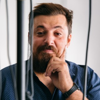 Ο Ζώης Χαλκιόπουλος έχει πολλά, πάρα πολλά τούρκικα βινύλια