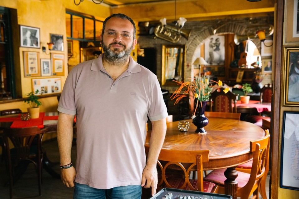 Bar Magemenos Avlos in Pagrati, Athens / Το μπαρ Μαγεμένος Αυλός στο Παγκράτι