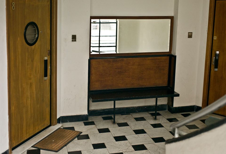 μπλε πολυκατοικία 2