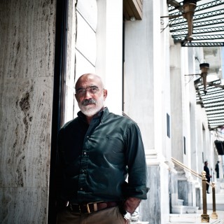 Ο διάσημος Τούρκος συγγραφέας Αχμέτ Αλτάν βλέπει τον Θεό ως συνάδελφο