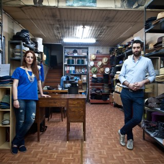 Τα στιλάτα χειροποίητα καπέλα του Giorgio Hatter στο Μοναστηράκι