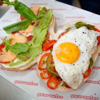 Τα γκαραντί σάντουιτς του Guarantee