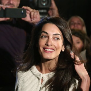 Ο Τζορτζ και η Αμάλ Κλούνεϊ θα διαθέσουν 500.000 δολάρια υπέρ του ελέγχου της οπλοκατοχής στις ΗΠΑ