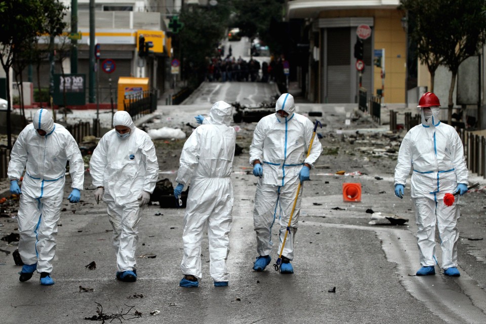 ΤΡΑΠΕΖΑ ΕΛΛΑΔΟΣ ΕΚΡΗΞΗ ΖΗΜΙΕΣ ΤΡΟΜΟΚΡΑΤΙΑ ΒΟΜΒΑ ΚΤΗΡΙΟ ΑΣΤΥΝΟΜΙΚΑ ΜΕΤΡΑ ΑΣΤΥΝΟΜΙΚΟΣ ΕΡΕΥΝΑ
