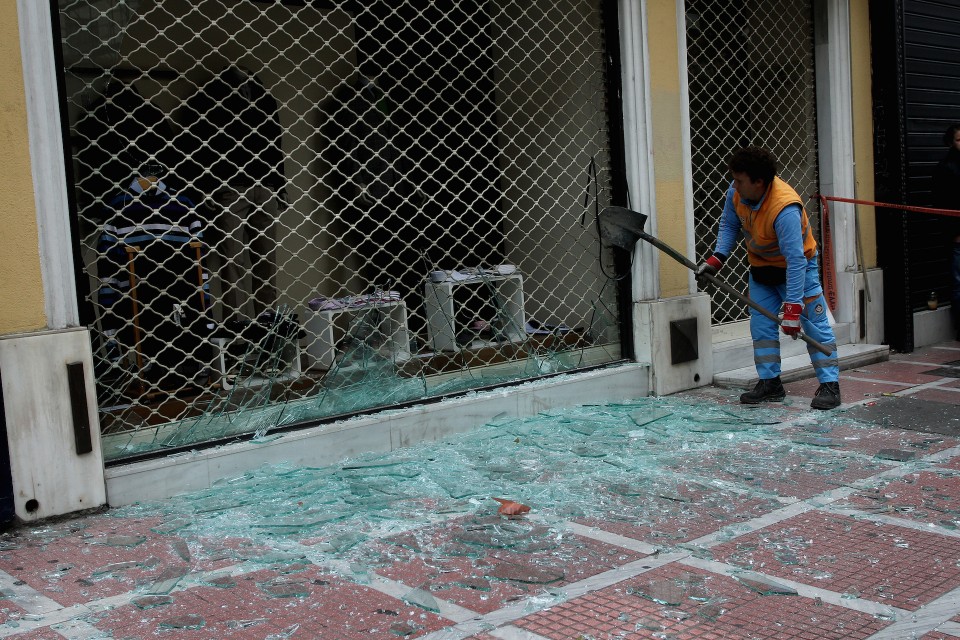 ΤΡΑΠΕΖΑ ΕΛΛΑΔΟΣ ΕΚΡΗΞΗ ΖΗΜΙΕΣ ΤΡΟΜΟΚΡΑΤΙΑ ΒΟΜΒΑ ΚΤΗΡΙΟ ΑΣΤΥΝΟΜΙΚΑ ΜΕΤΡΑ ΑΣΤΥΝΟΜΙΚΟΣ ΕΡΕΥΝΑ