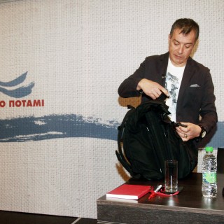 Σταύρος Θεοδωράκης: «Ακούμε τον Τσίπρα, αλλά δε συνεργαζόμαστε μαζί του»