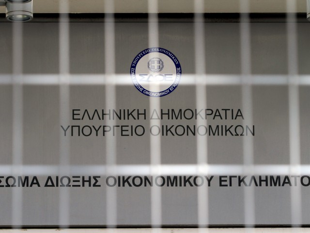 Να γίνονται οικονομικοί έλεγχοι στη νυχτερινή διασκέδαση;