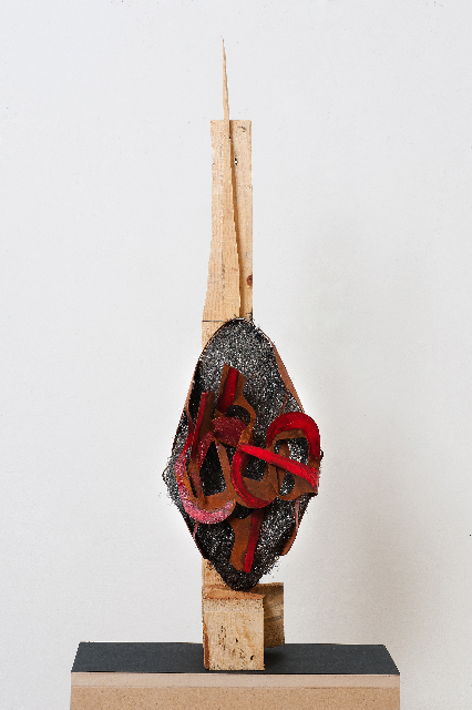 19.Ματωμένο Πρόσωπο. Κορτεναρισμένος σίδηρος, ατσαλόμαλλο, χρώμα,  ξύλο. 2012