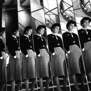 O Karl Lagerfeld ενορχηστρώνει την επιστροφή της Chanel