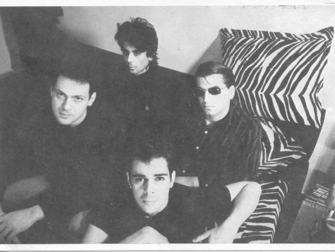 Promo φωτογραφία για τον δίσκο Heatwave (1990).