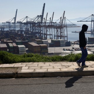 Δώσε δουλειά και δημοκρατία στο λαό