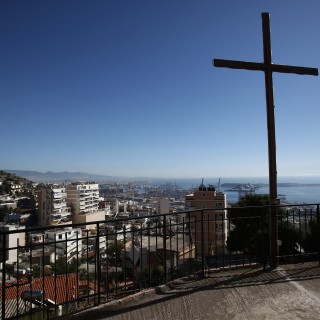 Ο Γολγοθάς της ανεργίας στο Πέραμα