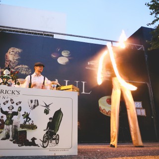 Το Hendrick’s μετατρέπει την Αθήνα σε Αγγλία του 1930