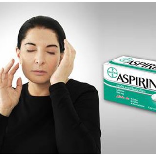 Η Μαρίνα Αμπράμοβιτς πονάει, για το καλό της τέχνης: Αλήθεια ή παρωδία;