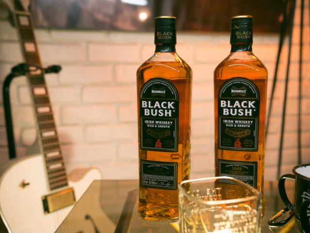 Bushmills Irish Whiskey: Το γνωρίσαμε στο #DiscoverDifferent πάρτι της Popaganda και δεν μπορούμε να το αποχωριστούμε