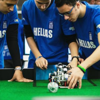 Ακόμα κι αν δεν γνωρίζετε τι ακριβώς είναι η εκπαιδευτική ρομποτική, το ντοκιμαντέρ “THE REAL ROBOKIDS”  θα σας εμπνεύσει να την ανακαλύψετε!