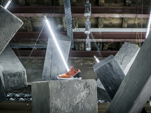 Το Tubular μεταμορφώνει ένα νεοκλασσικό του κέντρου σε industrial γκαλερί