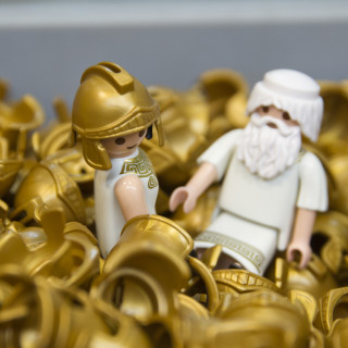 Ο Δίας και η Αθηνά μας υποδέχτηκαν στην Μάλτα ή όταν οι θεοί του Ολύμπου συναντούν τη Playmobil