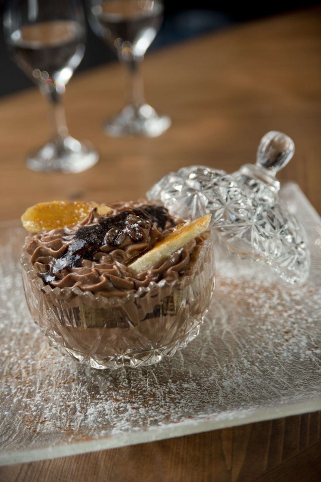 ΜΟΥΣ ΣΟΚΟΛΑΤΑΣ