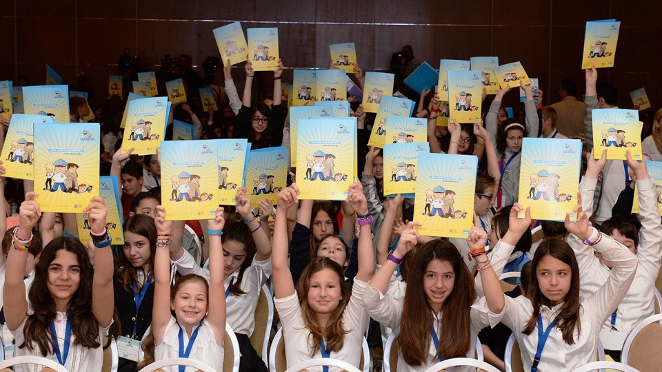 Συνεχείς εκδηλώσεις  ενημέρωσης σχολείων , γονέων και παιδιών για την ασφαλή πλοήγηση στο διαδίκτυο .