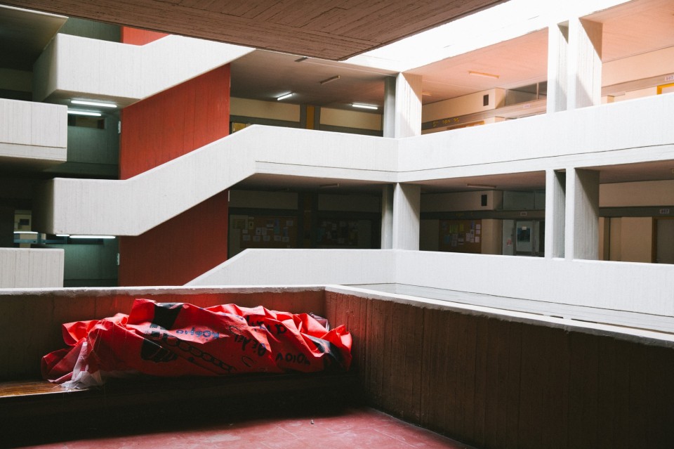 University / ÐáíåðéóôÞìéï