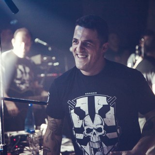 15 χρόνια μέσα σ’ ένα απόγευμα με τον Εισβολέα