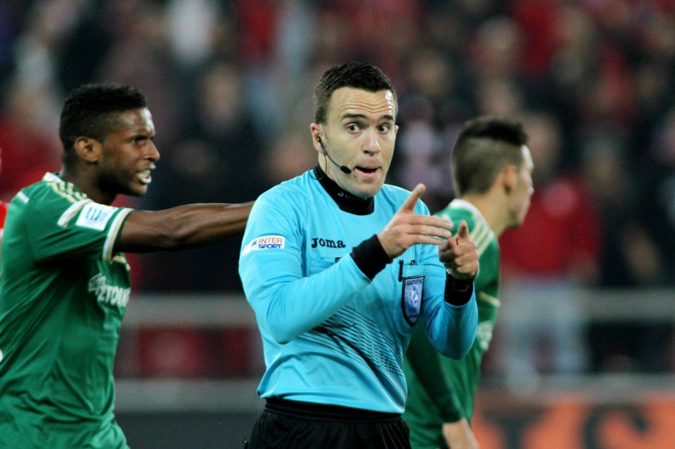 ÐÁÏ ÏÓÖÐ Ïëõìðéáêüò Ðáíáèçíáéêüò ðïäüóöáéñï óðüñ ãÞðåäï ÊáñáéóêÜêçò ðïäïóöáéñéóôÞò áèëçôÞò íôÝñìðé óïõðåñ ëßãê SUPER LEAGUE ðñùôÜèëçìá