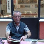 Ο συγγραφέας Αντώνης Νικολής θα υπογράφει σήμερα και αύριο το νέο του βιβλίο στο βιβλιοπωλείο Φωταγωγός