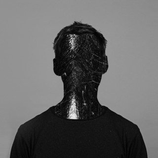 Clark vs Jon Hopkins. Με την καλή έννοια.