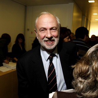 Η Αιμιλία Γερουλάνου αποχαιρετά τον Άγγελο Δεληβορριά από τη θέση του διευθυντή του Μουσείου Μπενάκη