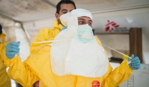 Άγνωστοι απειλούν να σπείρουν τον Έμπολα στην Τσεχία