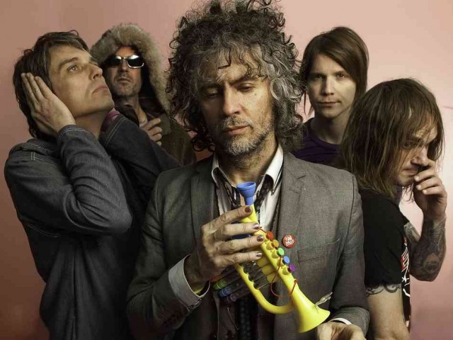 The Flaming Lips – With a Little Help from My Fwends
