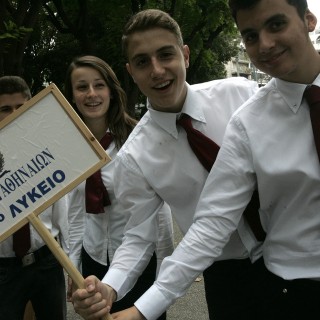 Είστε υπέρ ή κατά των μαθητικών παρελάσεων;