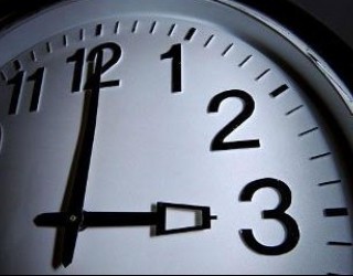 Αλλάζει η ώρα τα ξημερώματα της Κυριακής