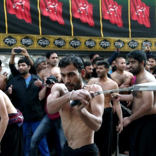 Ένα βάρβαρο θρησκευτικό τελετουργικό πραγματοποιήθηκε σήμερα στον Πειραιά