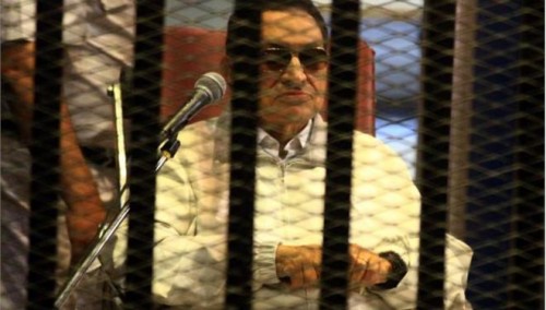 Αθώος ο Μουμπάρακ για τους φόνους των διαδηλωτών στην Αίγυπτο το 2011