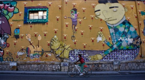 Guardian: Η σύγχρονη τέχνη του γκράφιτι στους τοίχους της Αθήνας