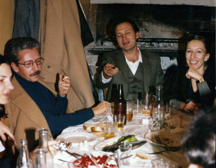 Βασίλης Διοσκουρίδης, Αλέξανδρος και Ρένα Μπίστικα στα Καλύβια Αττικής, 1983.