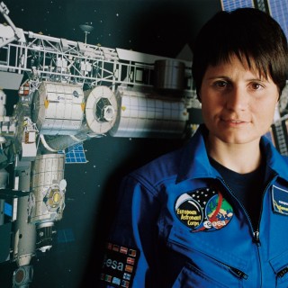 Πείτε «γεια» σε μία αστροναύτη!