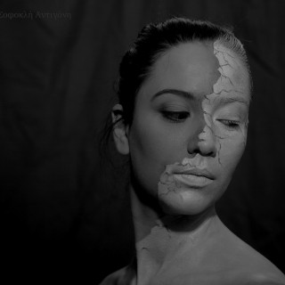 Η «Αντιγόνη» του Σοφοκλή στο Θέατρο του Νέου Κόσμου