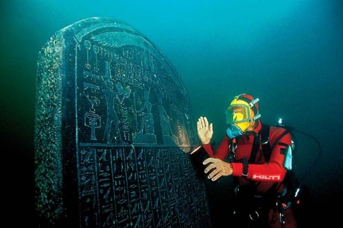 Το αρχαίο λιμάνι της Αιγύπτου Ηράκλειο βγαίνει στην επιφάνεια.