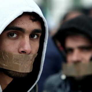 Φωτορεπορτάζ: Οι Σύροι πρόσφυγες ξεκινούν απεργία πείνας στο Σύνταγμα